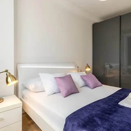 Rino Luxury