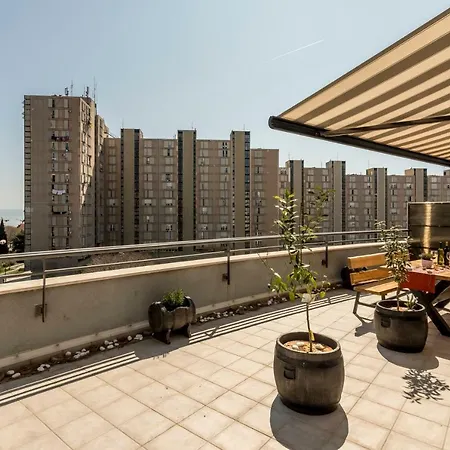 Rino Luxury Apartmán *